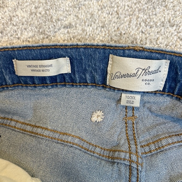Universal Thread Blue Straight Leg Jeans with Embroidery - Picture 2 of 8